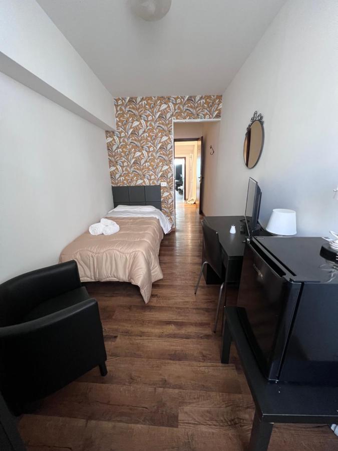 Hotel Brenta Parma Bagian luar foto